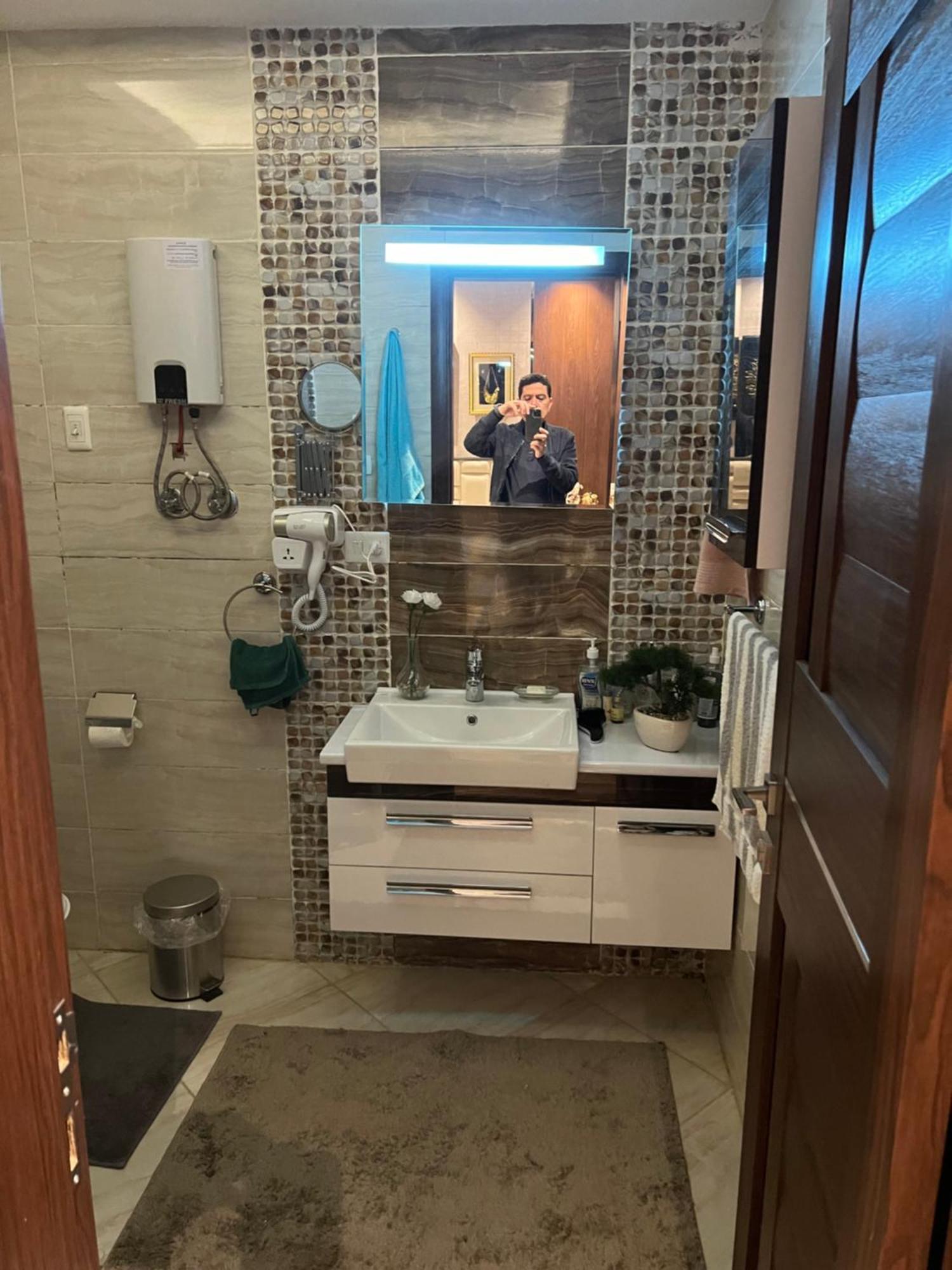 Apartament شقه مفروشه فاخره بالقاهره الجديده New Cairo Zewnętrze zdjęcie